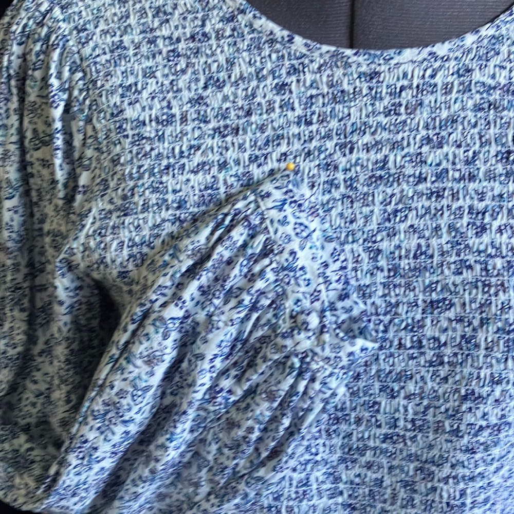 pretty smocked blouse size m - Picture 2 of 8
